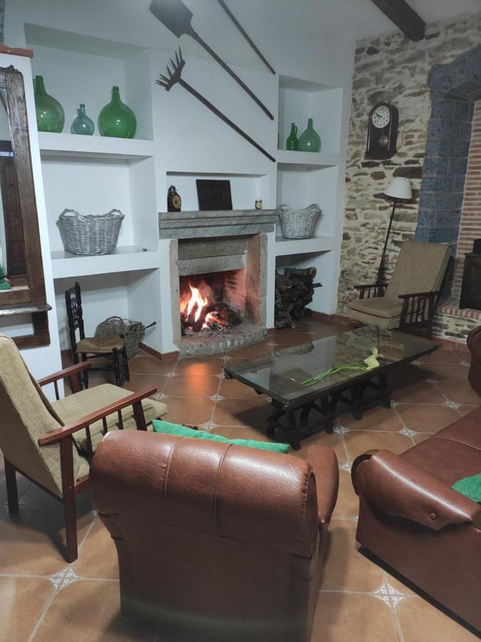 Casa Rural La Carriona Segura de León Eksteriør bilde